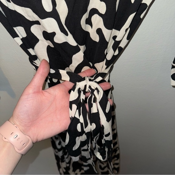 Diane Von Furstenberg Julian 100% Silk Jersey Wrap Dress Black and White - Picture 5 of 11